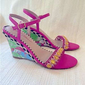 Betsy Johnson Kodi Wedge Sandals size 9